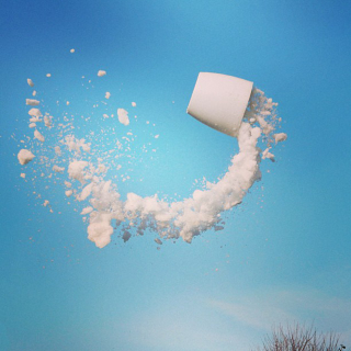 Illustration for article titled Fantastic high speed shots of liquids swirling through the air